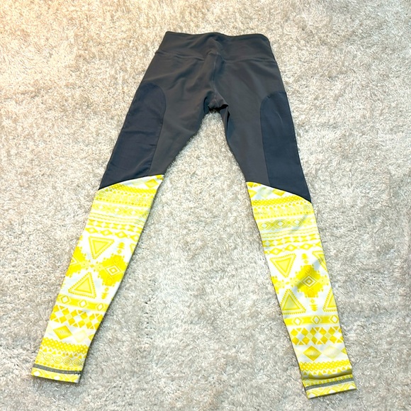 Body engineered leggings - Picture 2 of 5